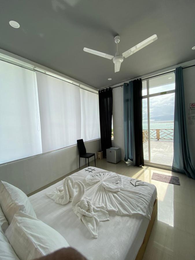 Hotel String Wave Maldives Gulhi Exterior foto